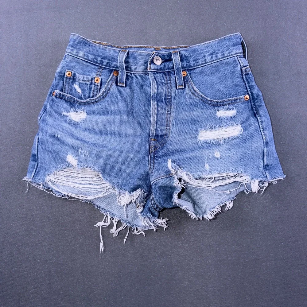 Levis 501 Original Distressed Denim Shorts Medium Wash Button Fly Size 25